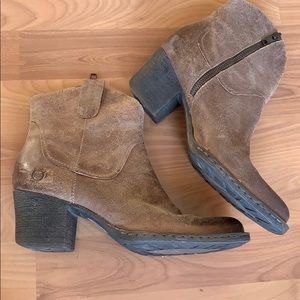 Simple brown booties